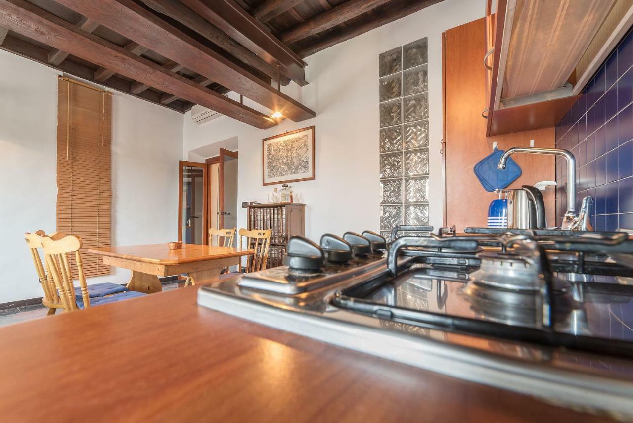 Colosseo & San Clemente Cozy Flat Рим Екстер'єр фото