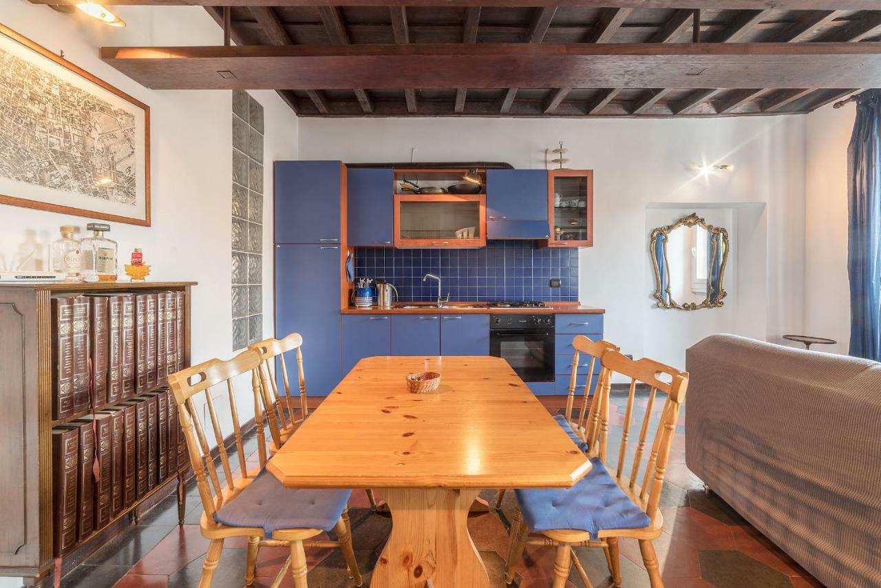 Colosseo & San Clemente Cozy Flat Рим Екстер'єр фото