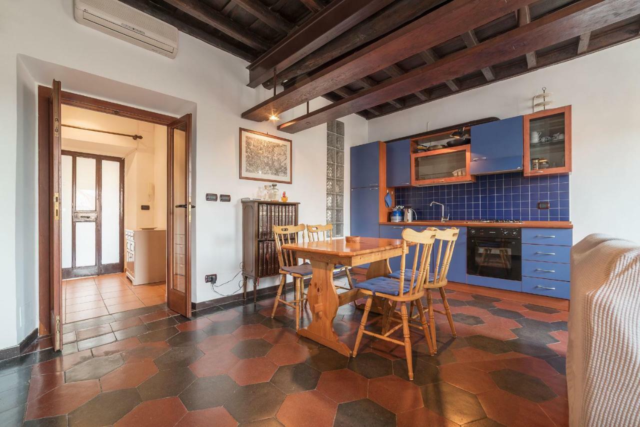 Colosseo & San Clemente Cozy Flat Рим Екстер'єр фото
