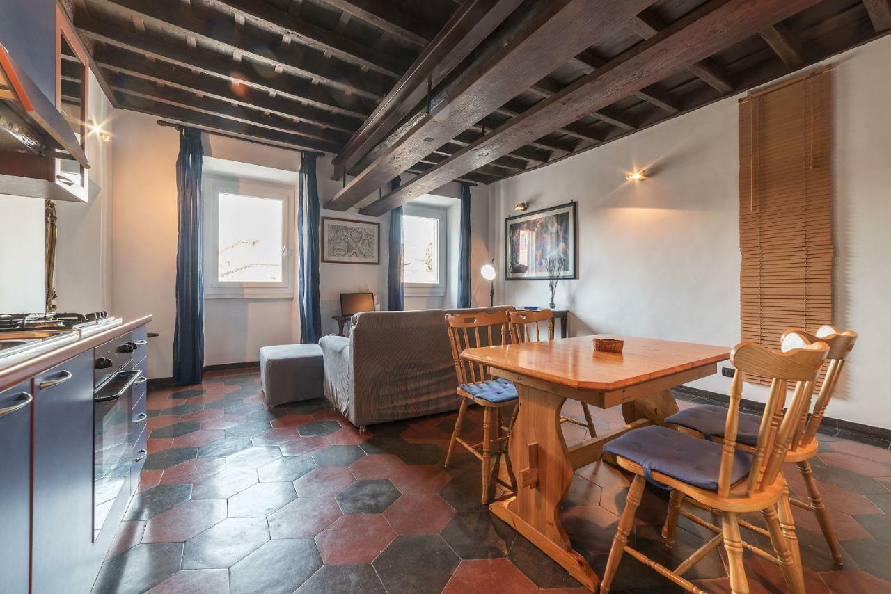 Colosseo & San Clemente Cozy Flat Рим Екстер'єр фото