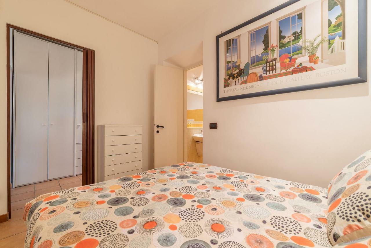 Colosseo & San Clemente Cozy Flat Рим Екстер'єр фото